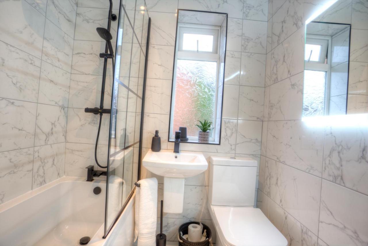 The Belfast Boutique Central Cozy Sleeps7 (Adults Only) Eksteriør bilde